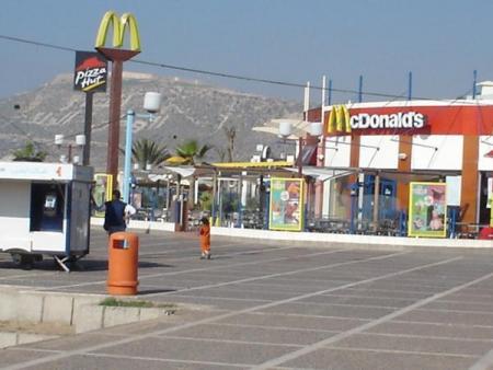 c la cote devant macdonald's